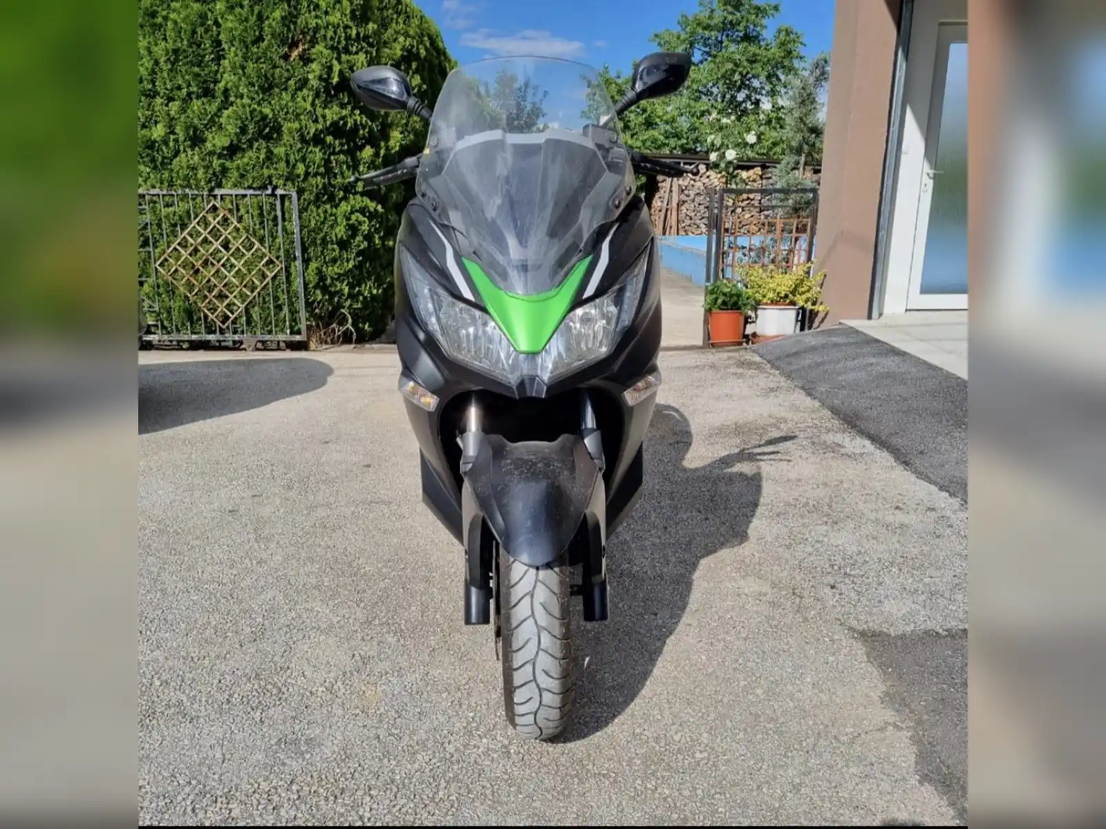 kaeasaki-j300
