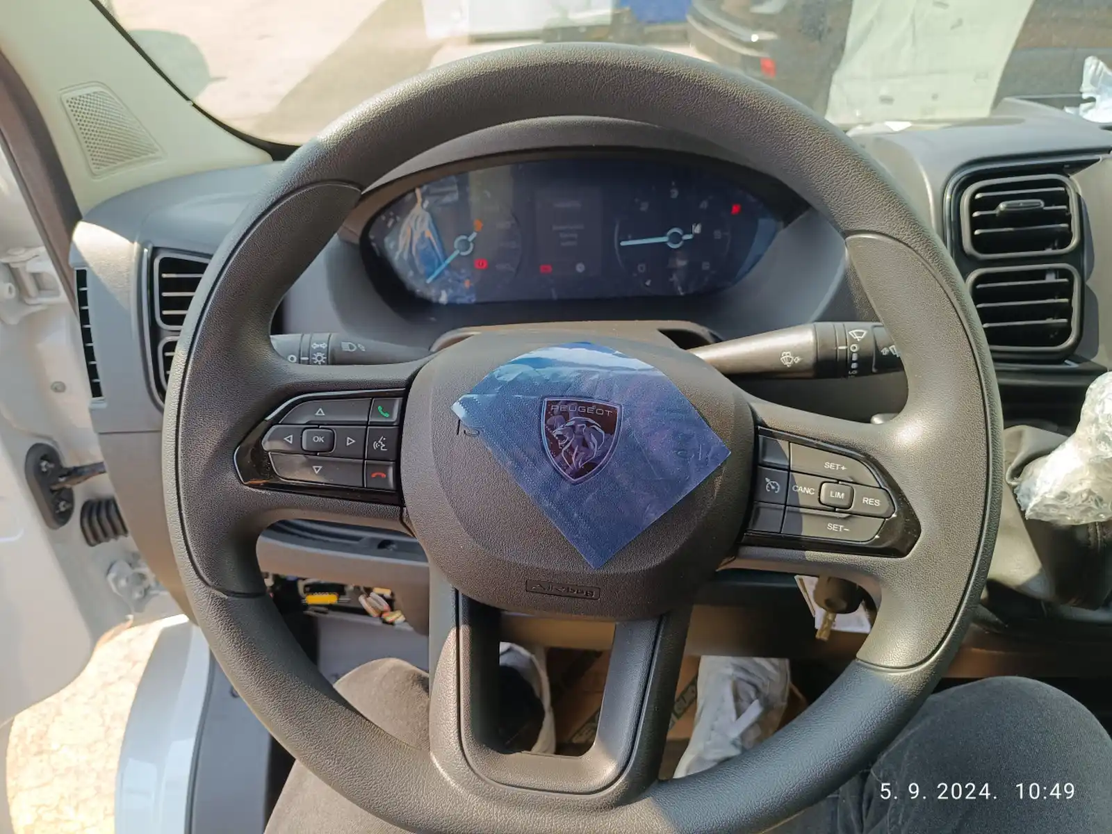 peugeot-boxer-fg-confort-335-l3h2-2-2-blue-hdi-140-ks-2025