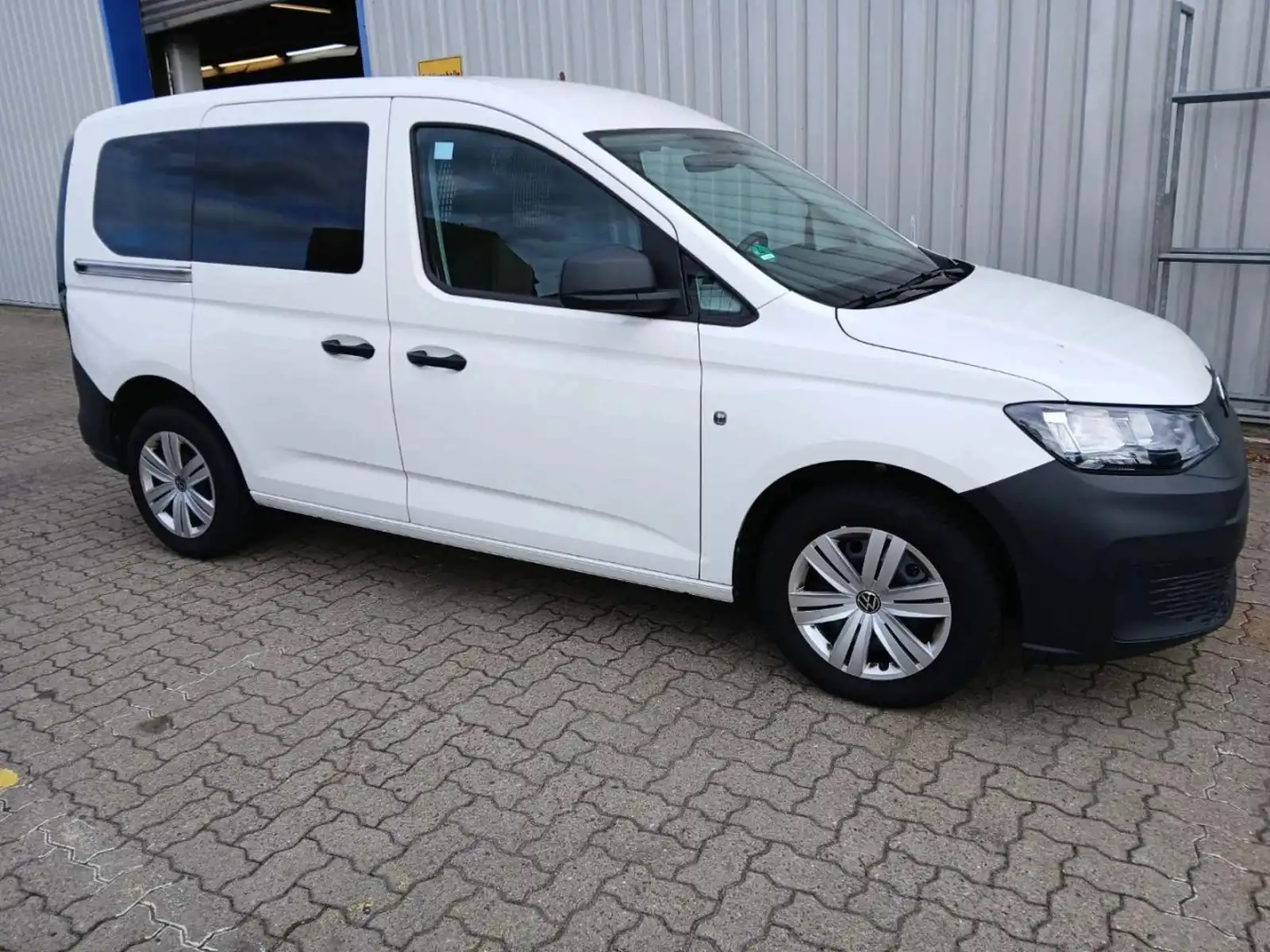 vw-caddy-cargo-2-0-tdi-lkw-41-000-kilometara-novo