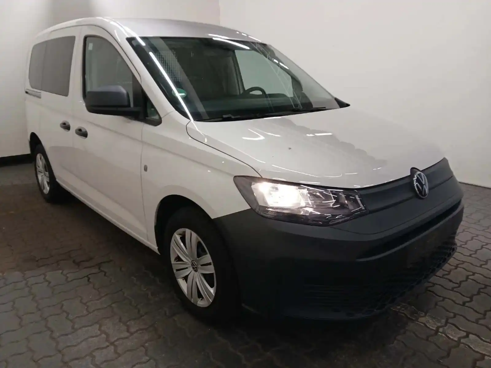 vw-caddy-cargo-2-0-tdi-lkw-41-000-kilometara-novo