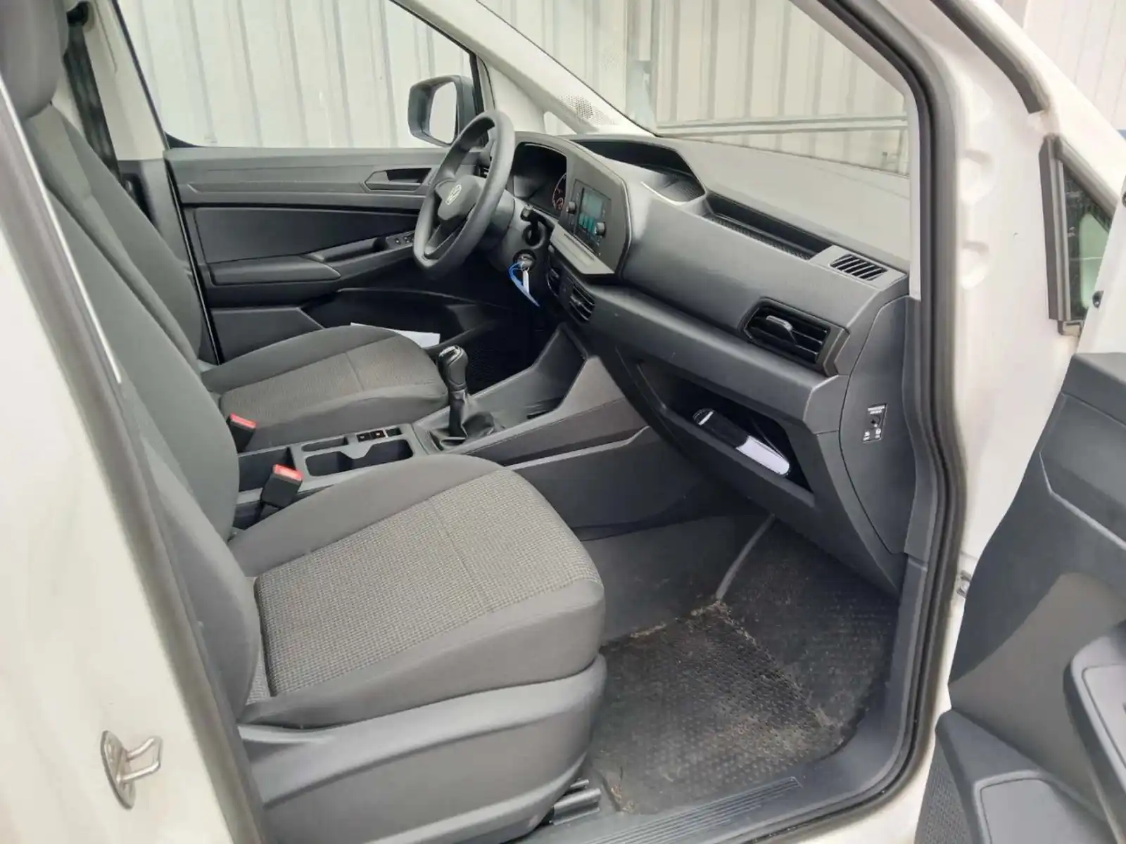 vw-caddy-cargo-2-0-tdi-lkw-41-000-kilometara-novo