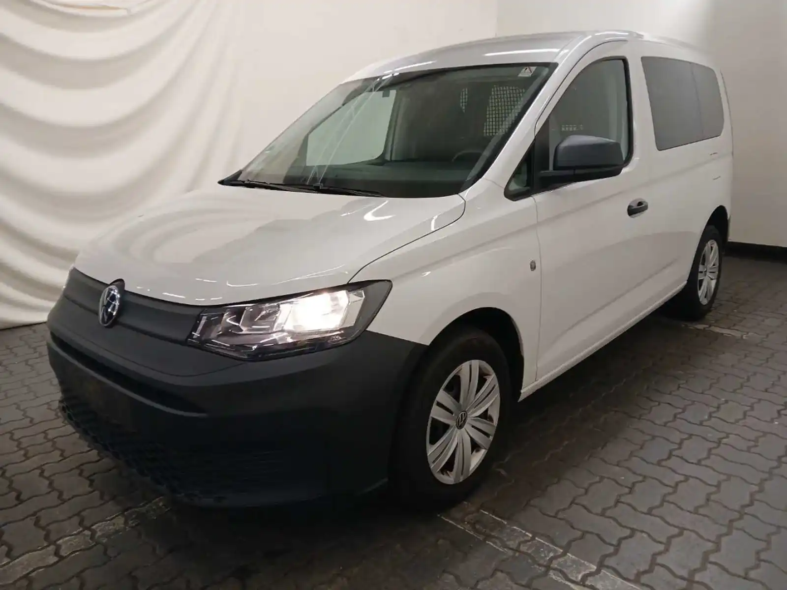 vw-caddy-cargo-2-0-tdi-lkw-41-000-kilometara-novo