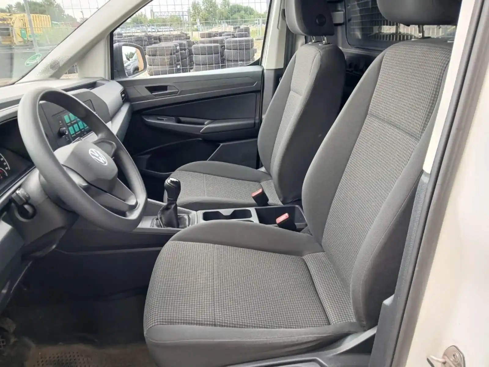 vw-caddy-cargo-2-0-tdi-lkw-41-000-kilometara-novo