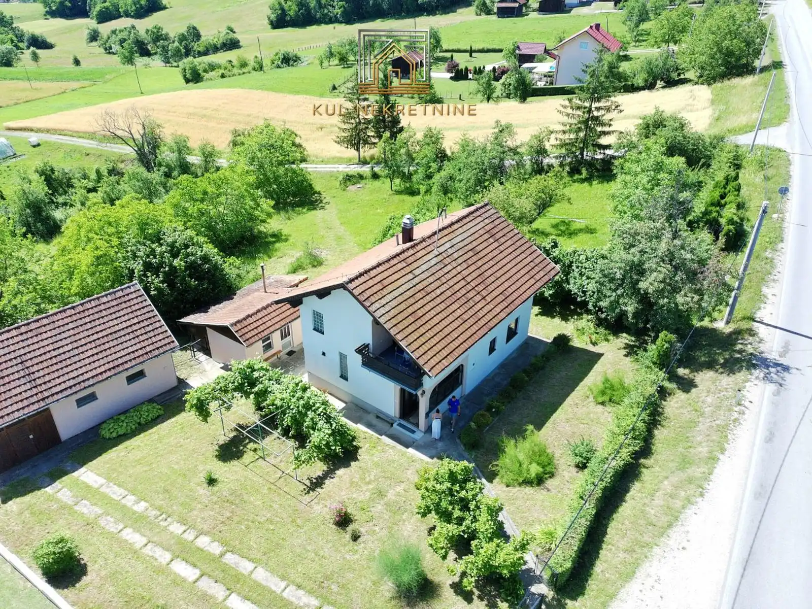 na-prodaju-useljiva-kuca-u-prnjavoru