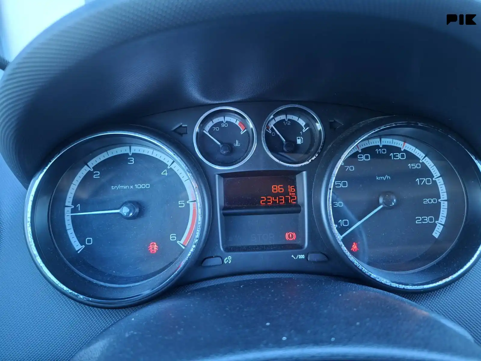 peugeot-308-2011