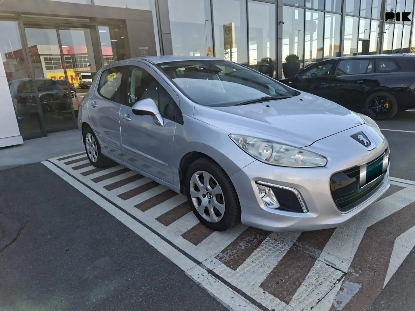 peugeot-308-2011