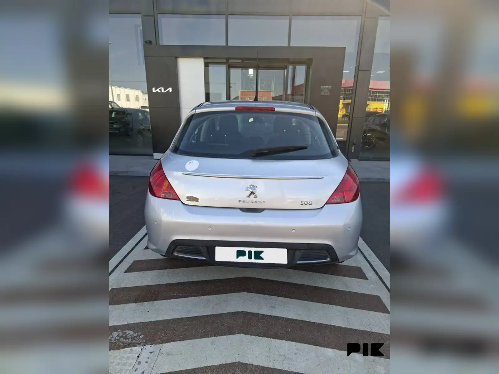 peugeot-308-2011
