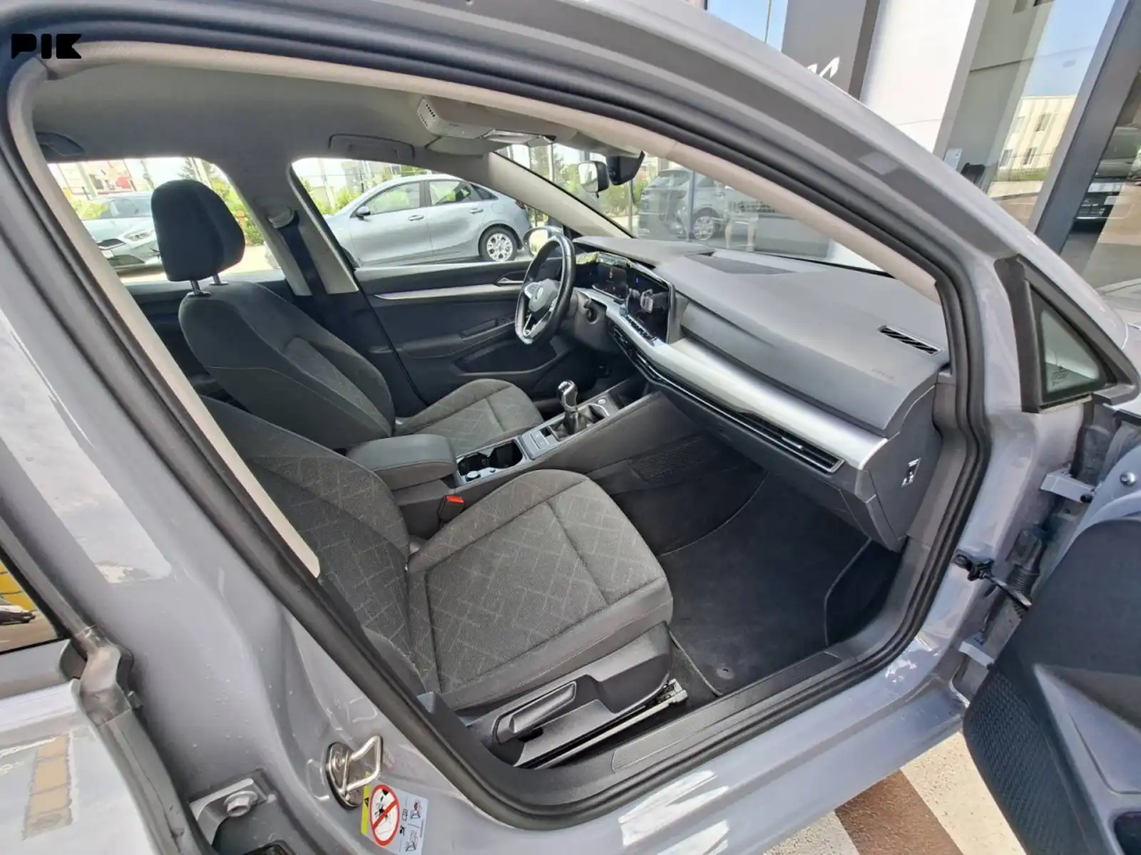 volkswagen-golf-2021