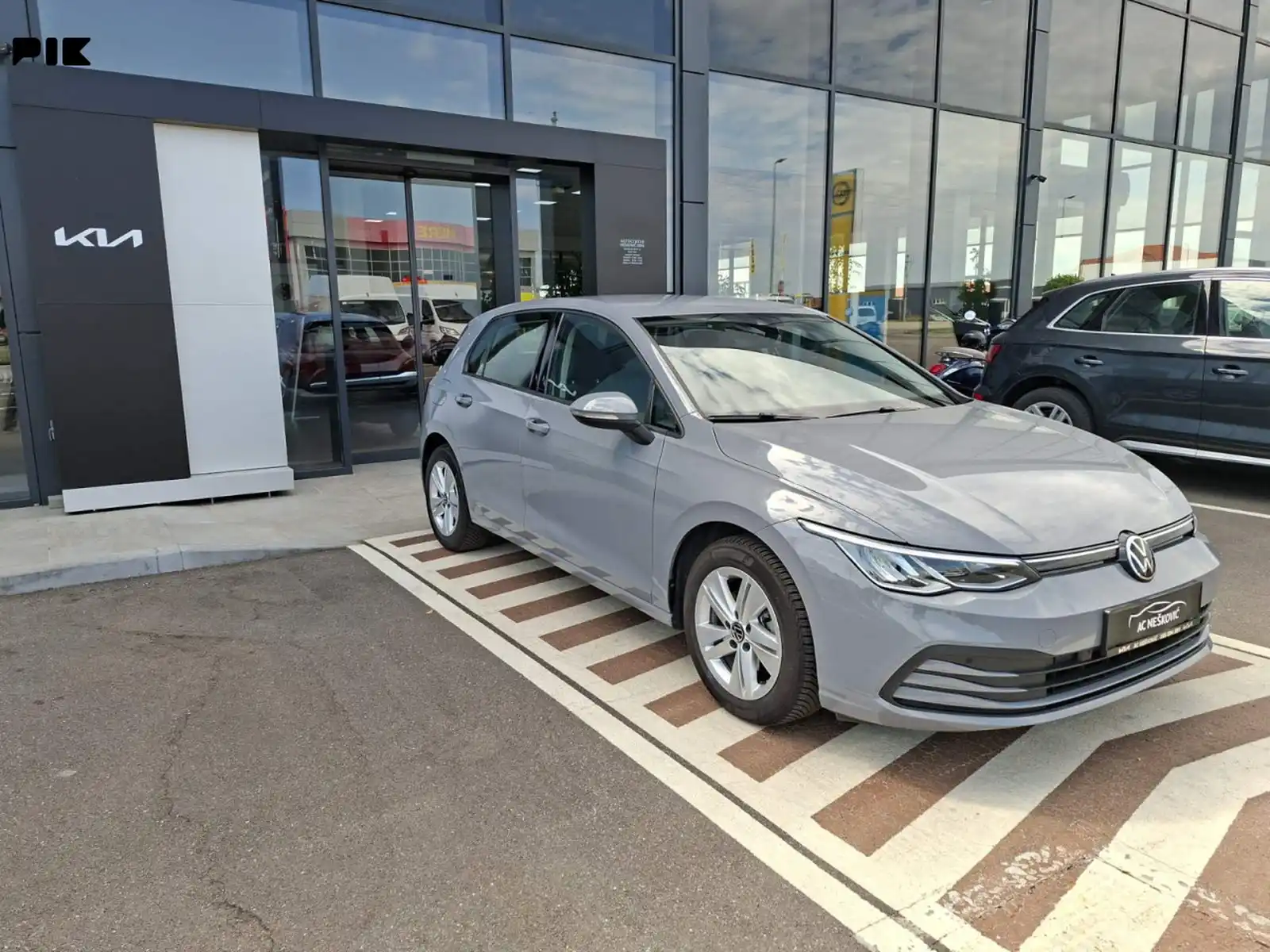 volkswagen-golf-2021