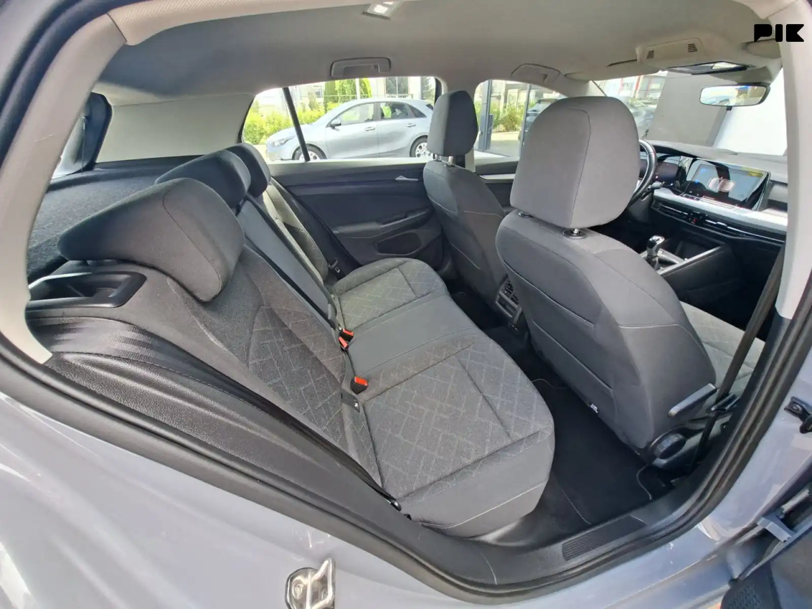 volkswagen-golf-2021