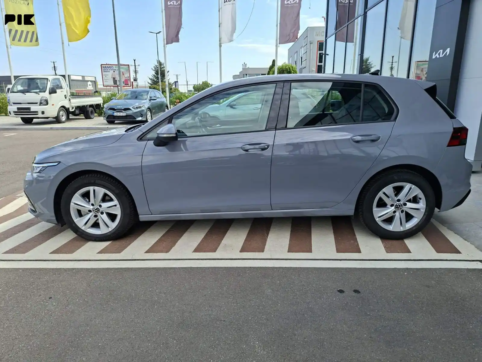 volkswagen-golf-2021