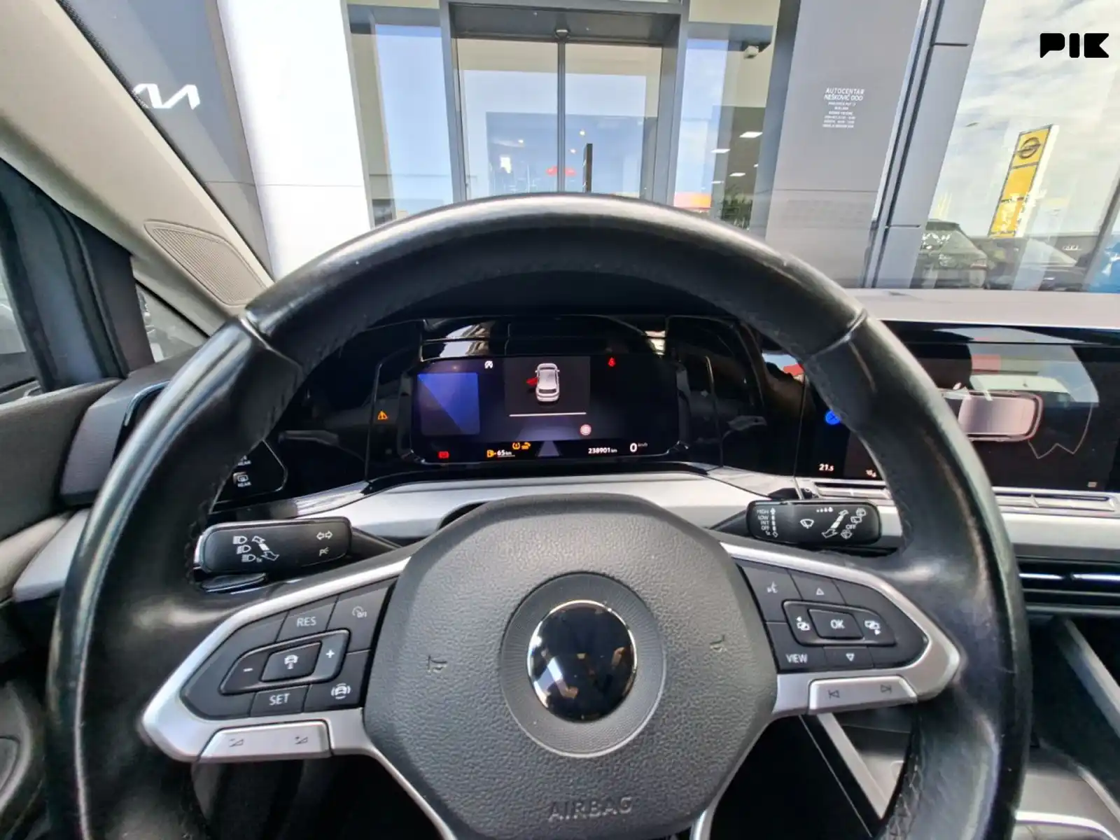 volkswagen-golf-2021
