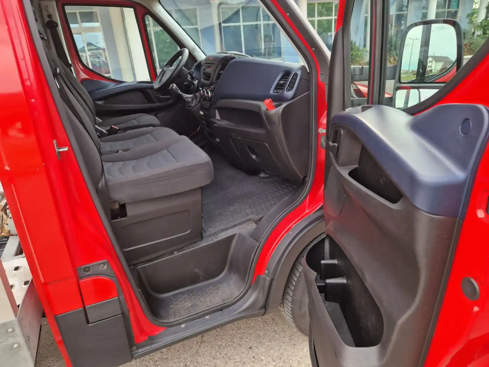 iveco-n1-teretni-3-0dizel-2017god-ekstra-stanje