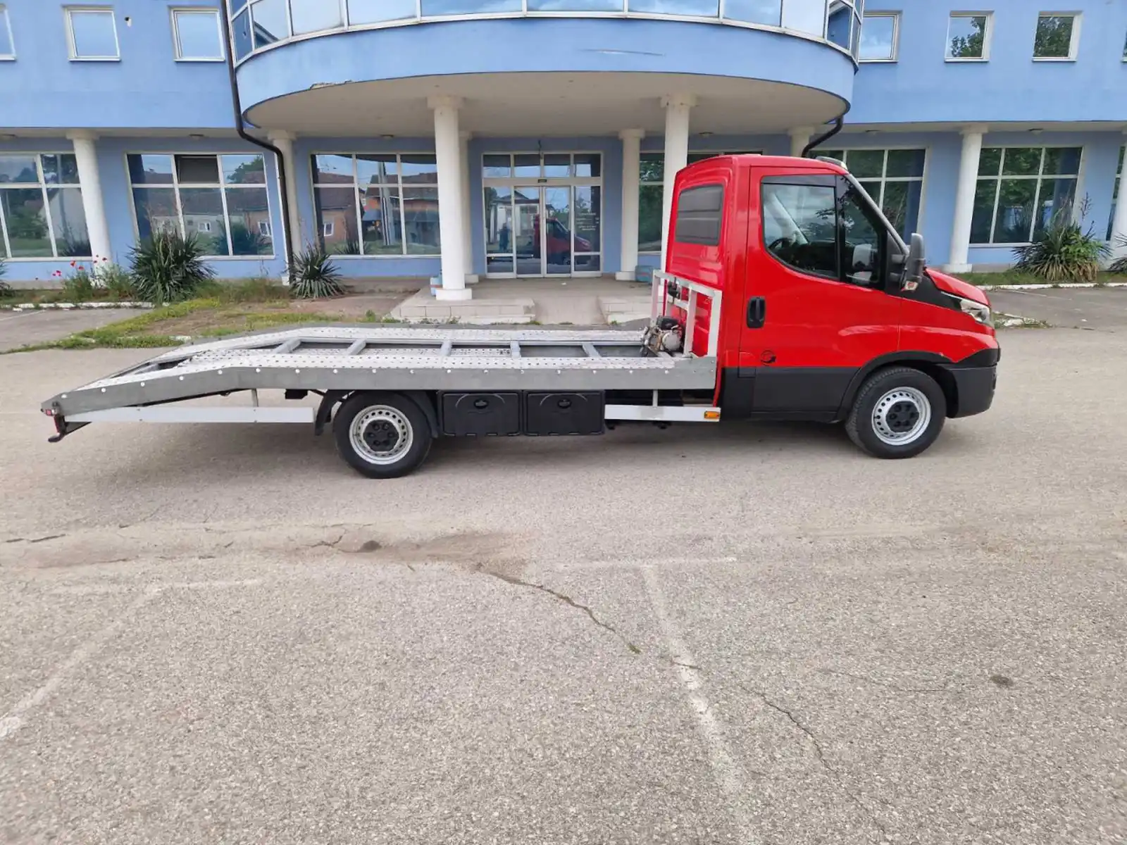 iveco-n1-teretni-3-0dizel-2017god-ekstra-stanje