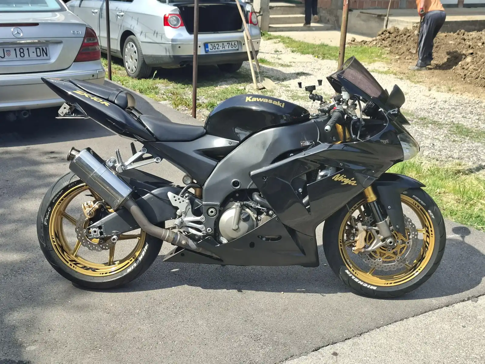 kawasaki-zx10r-2004