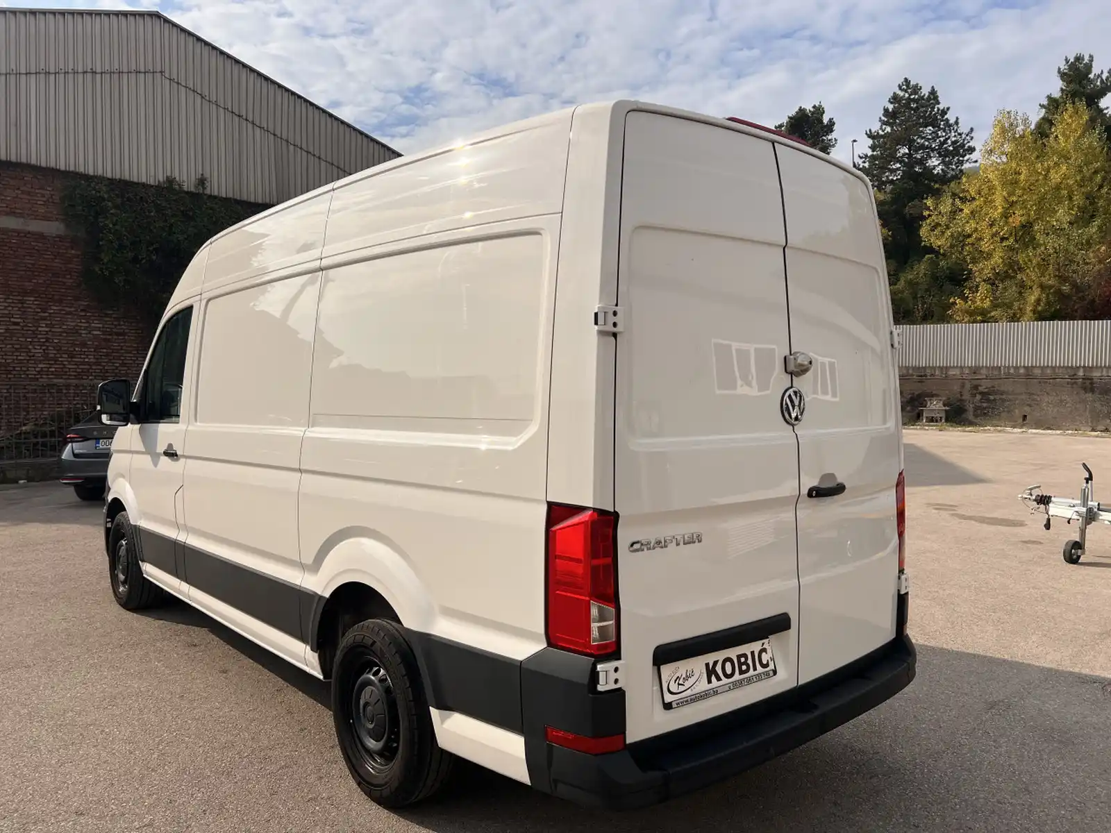 volkswagen-crafter-2-0-tdi-park-senz-touch-screen