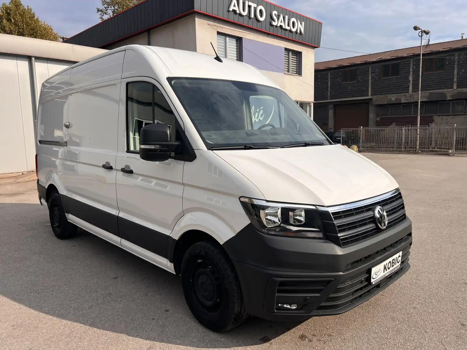 volkswagen-crafter-2-0-tdi-park-senz-touch-screen