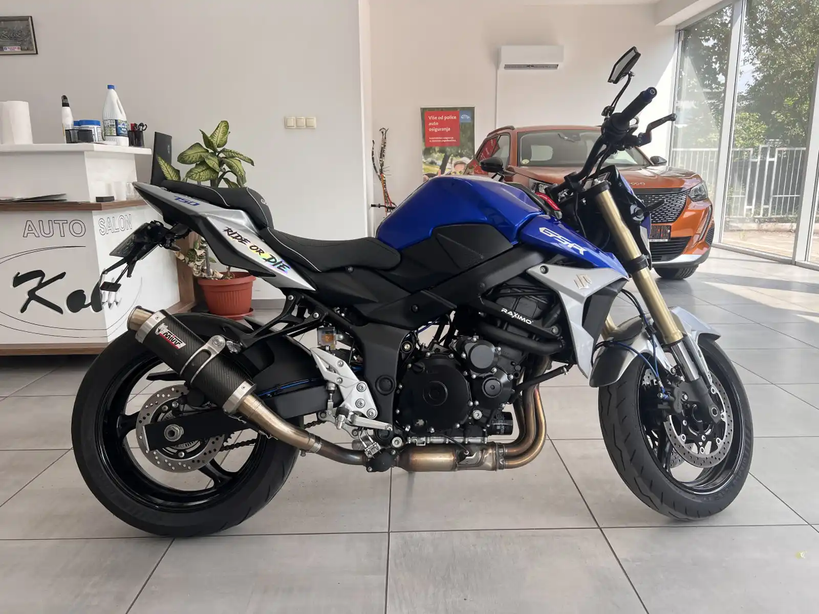 suzuki-gsr750