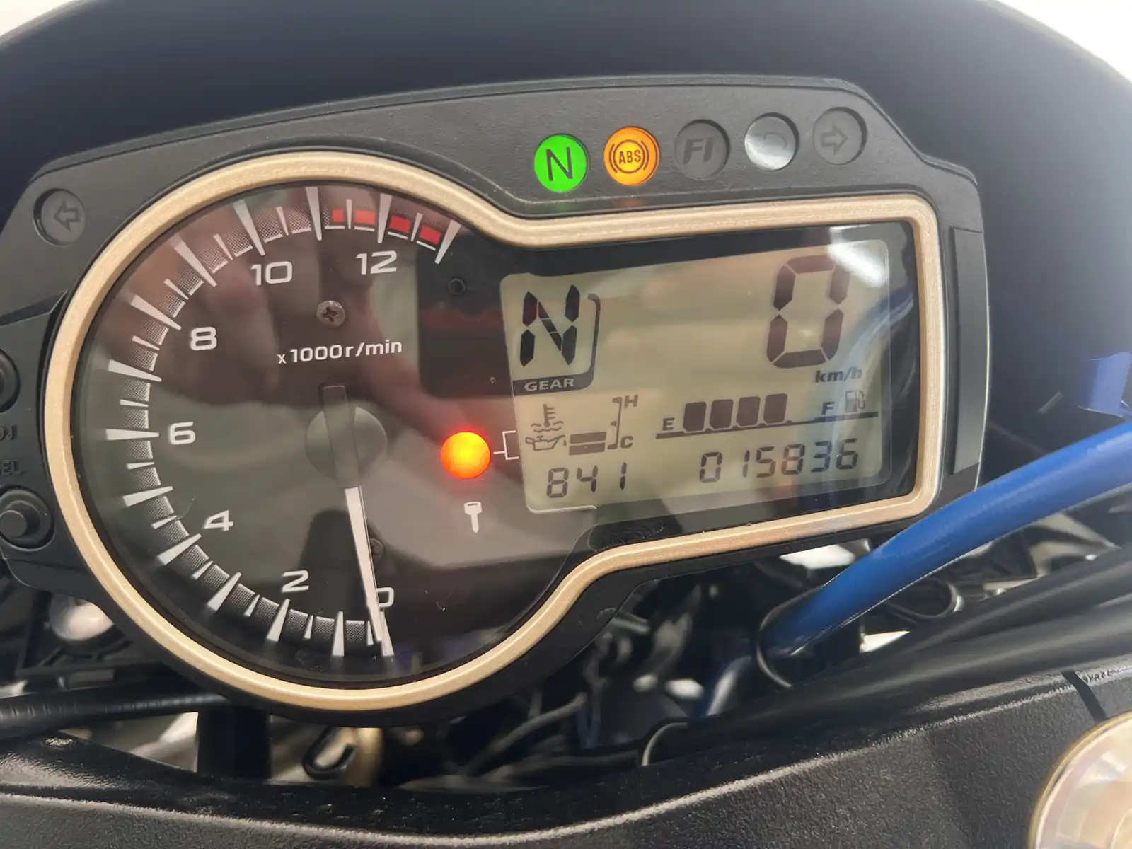 suzuki-gsr750