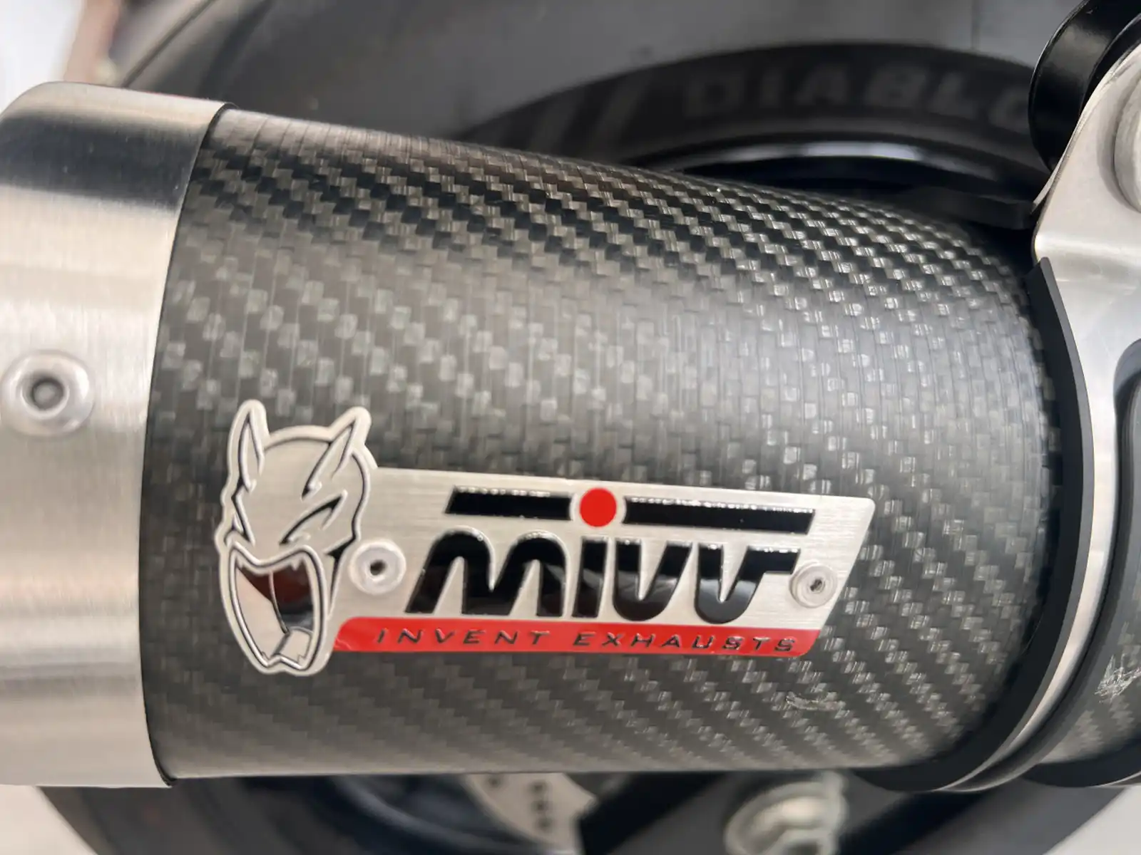 suzuki-gsr750