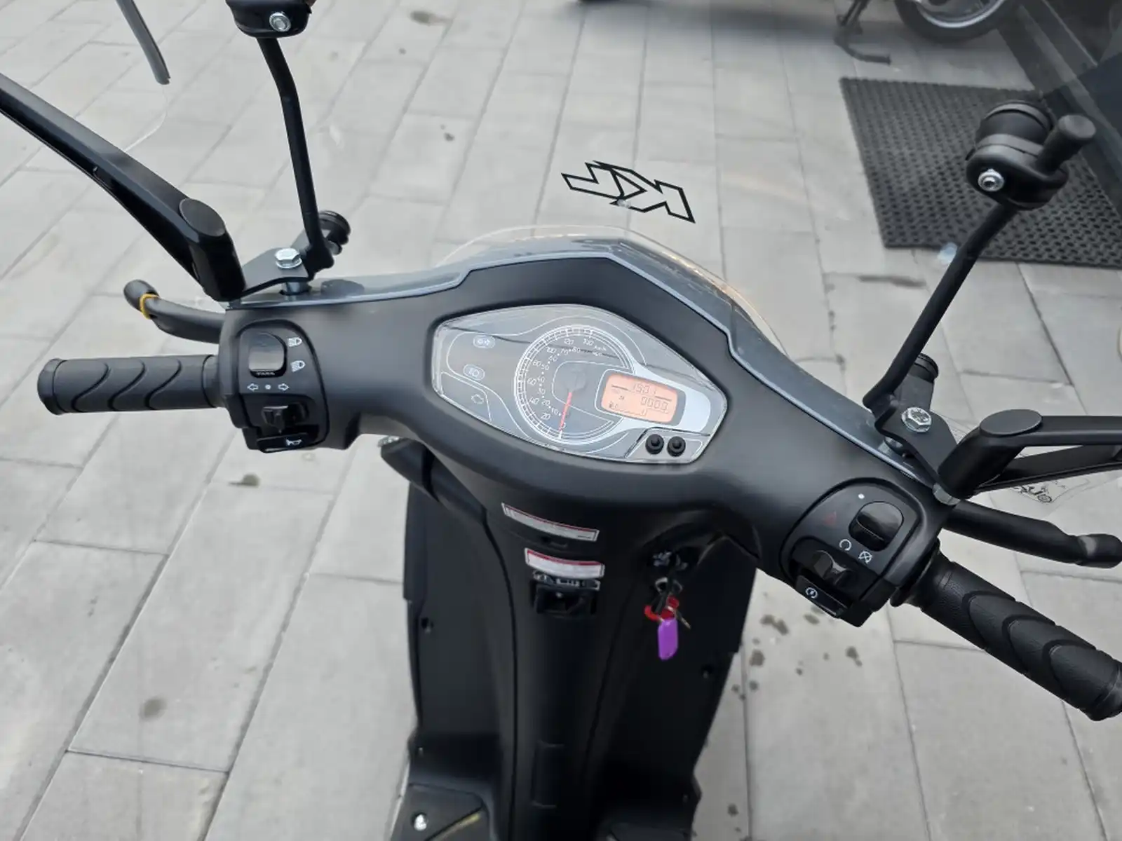 skuter-kl-b-tre-125i-2025gp