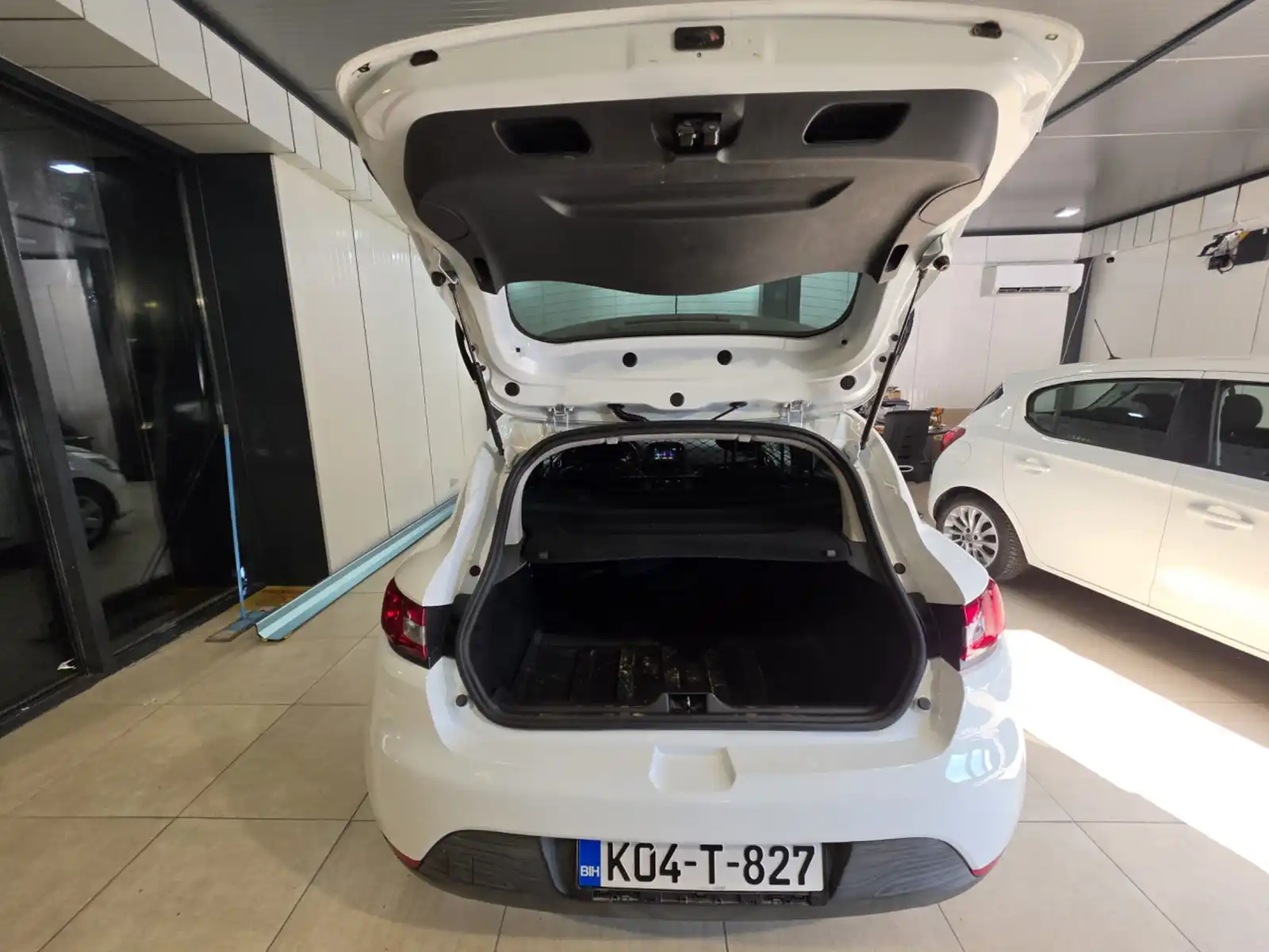 renault-clio-iv-1-5-dci-2016-god-registrovan-navi