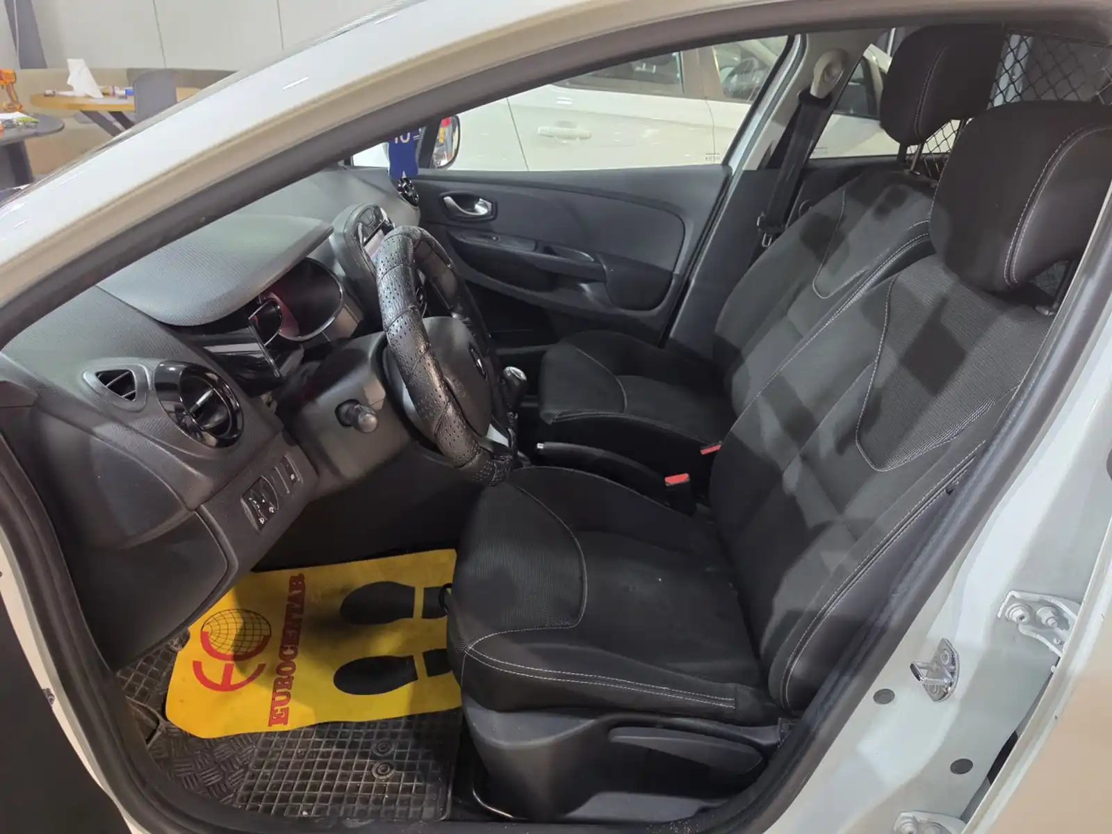 renault-clio-iv-1-5-dci-2016-god-registrovan-navi