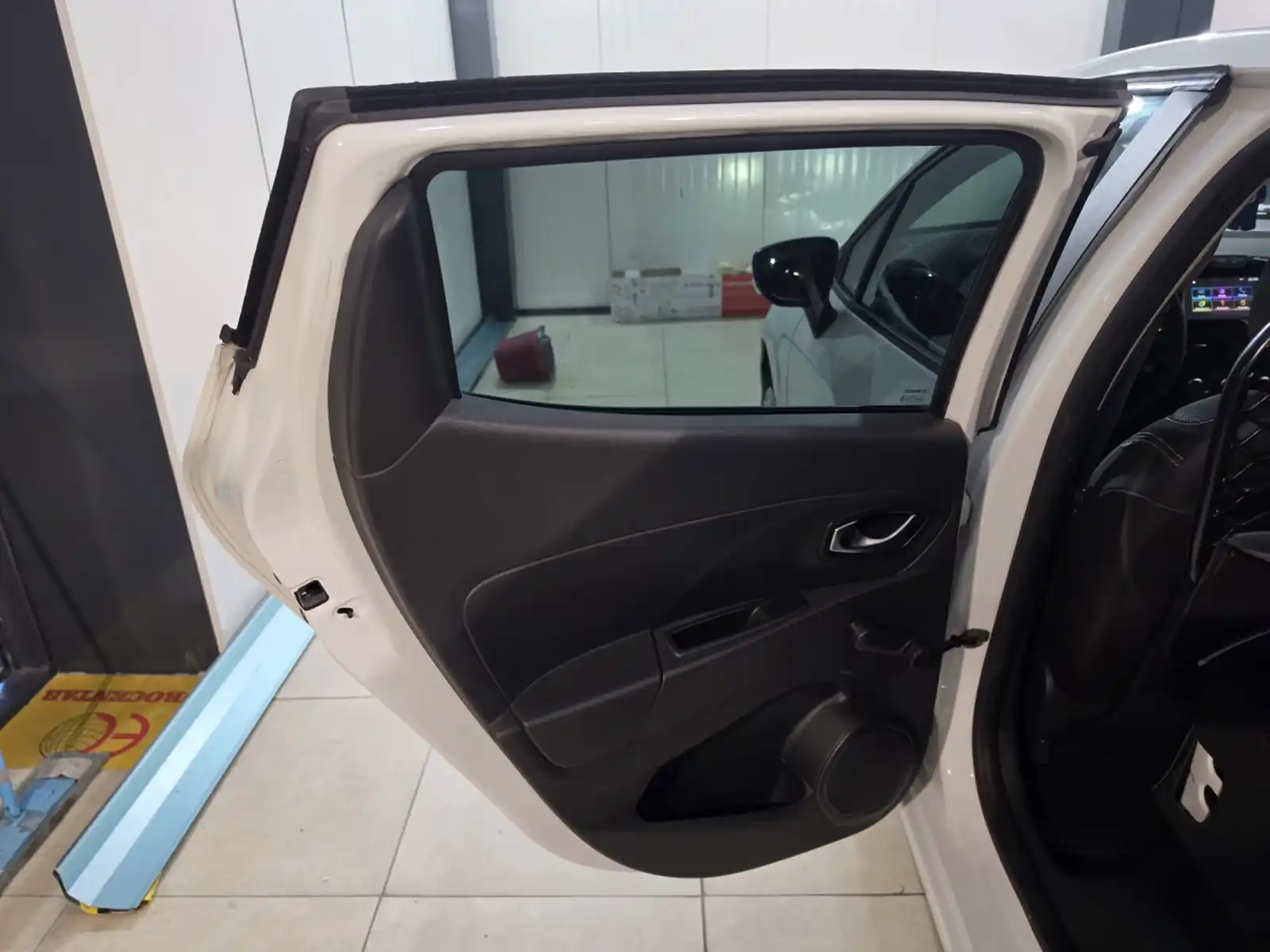 renault-clio-iv-1-5-dci-2016-god-registrovan-navi