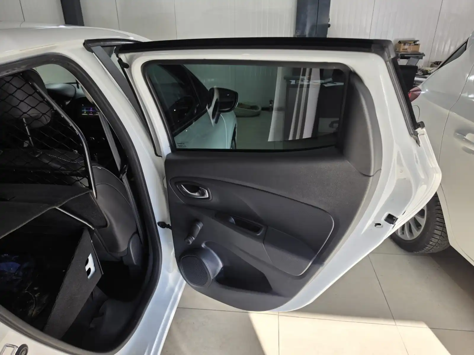 renault-clio-iv-1-5-dci-2016-god-registrovan-navi
