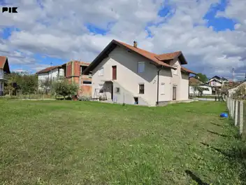 Kuća 240m2 sa okućnicom 1000m2 - Kuljani