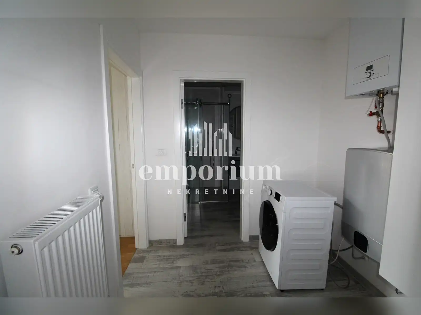 emporium-dvosoban-stan-u-centru-grada-id-2748-en