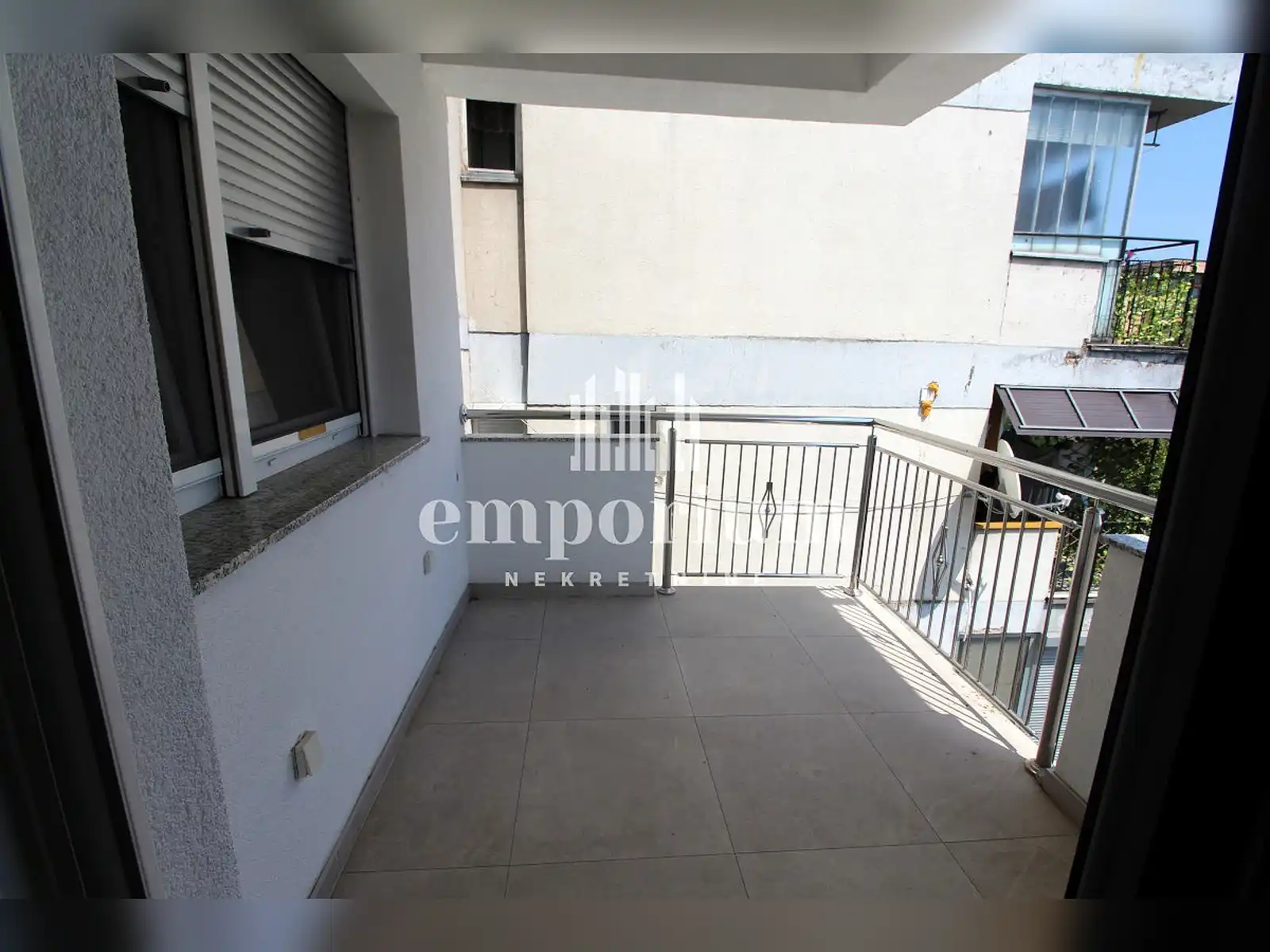 emporium-dvosoban-stan-u-centru-grada-id-2748-en