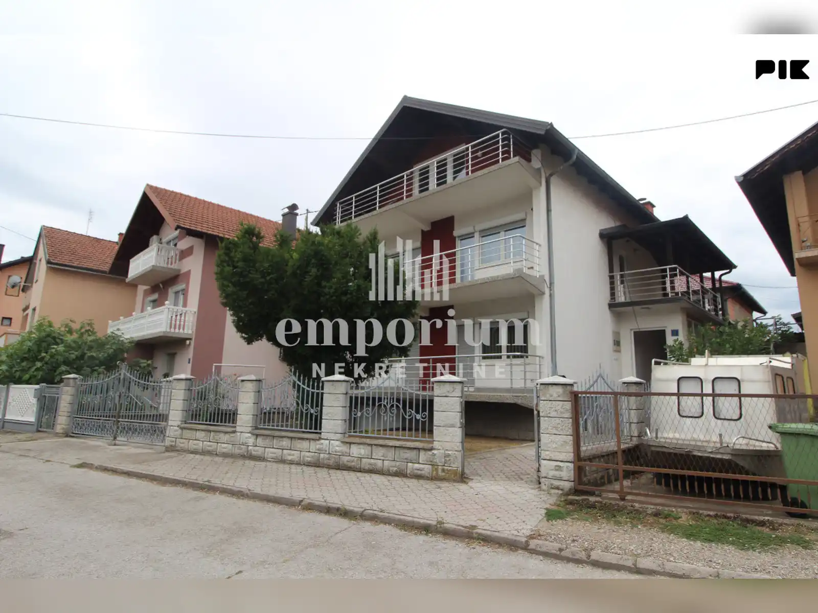 namjestena-kuca-pr-1s-pot-sa-garazom-na-novom-brckom-id-2805-en