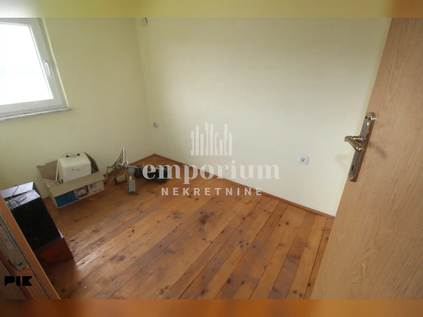 useljiva-kuca-sa-garazom-u-naselju-prijedor-id-2756-bn