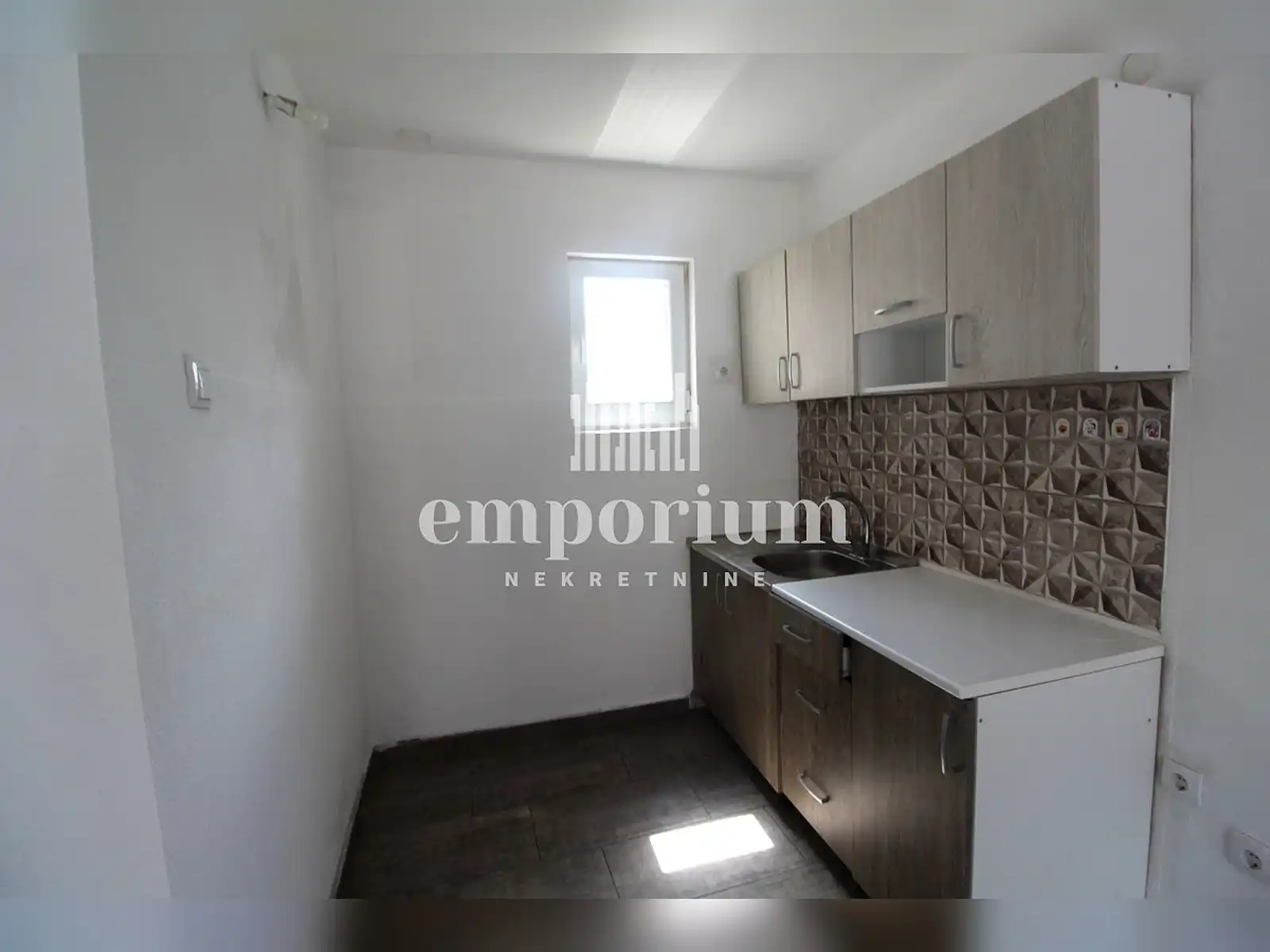 emporium-kuca-sa-poslovnim-prostorom-brcko-grcica-id2567en