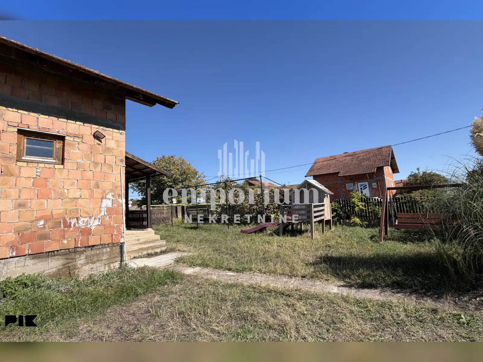 vikendica-69-m2-na-placu-od-5-470-m2-u-vucilovcu-id-2812-ip