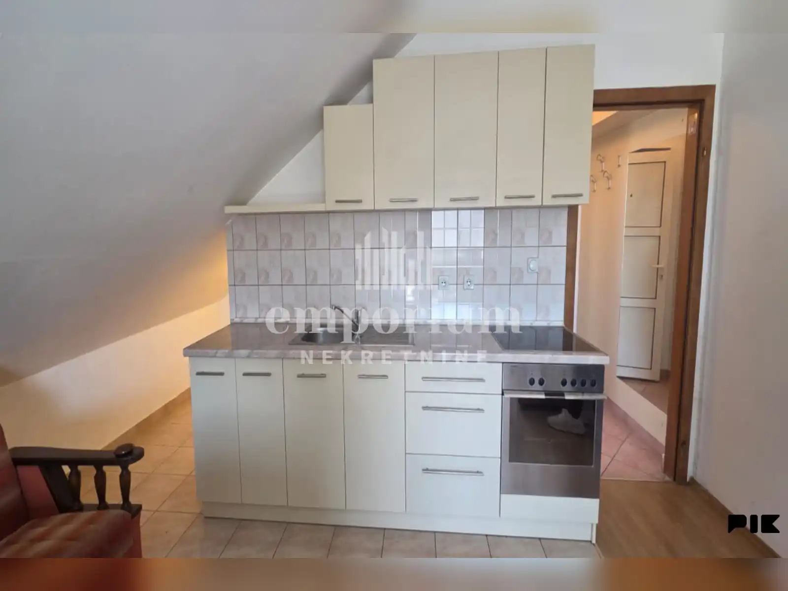namjestena-garsonjera-38-m2-ilicka-id-2807-bn