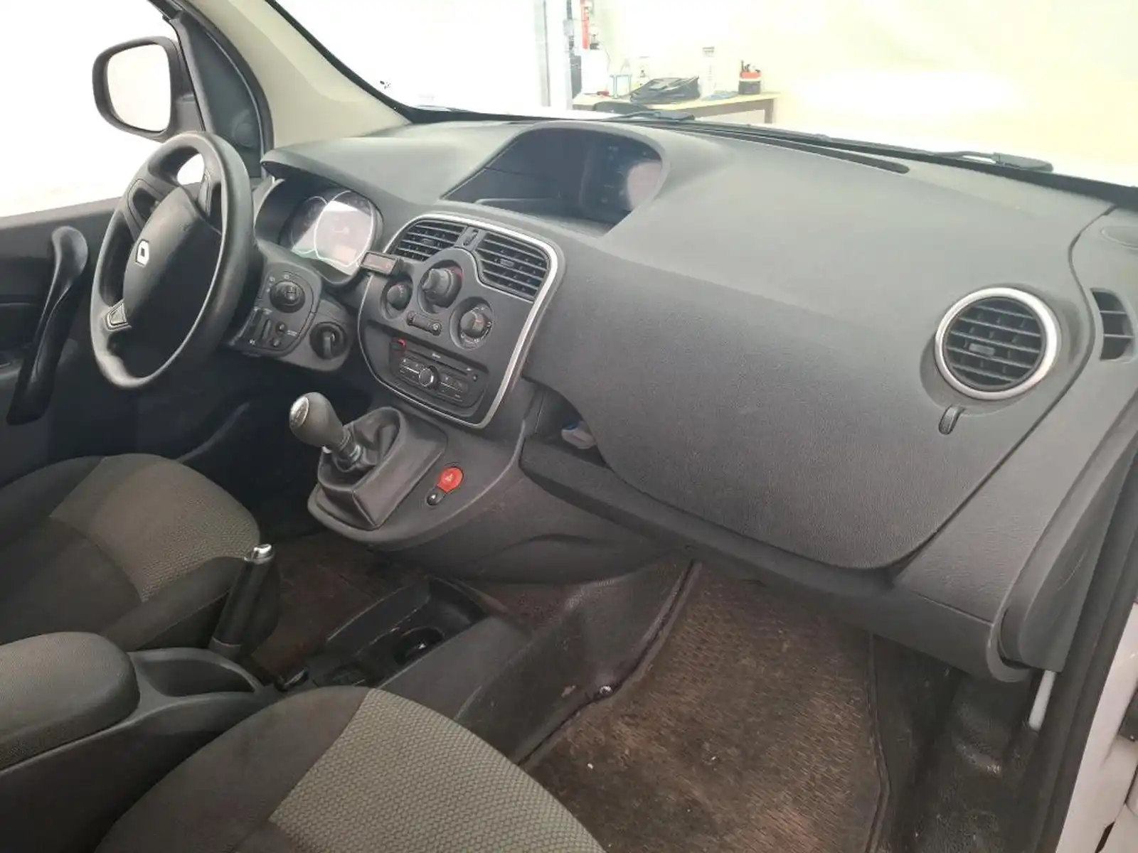 renault-kangoo-maxi-15dci-108312km-2020g-klima-cedi-kadi-maxii