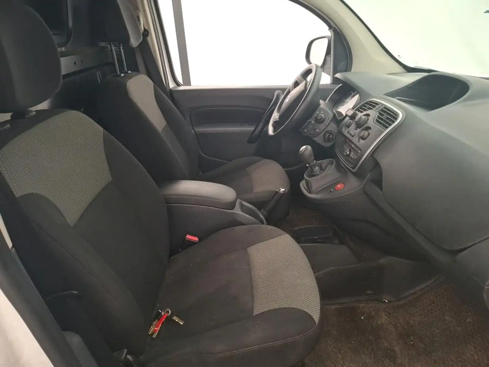renault-kangoo-maxi-15dci-108312km-2020g-klima-cedi-kadi-maxii