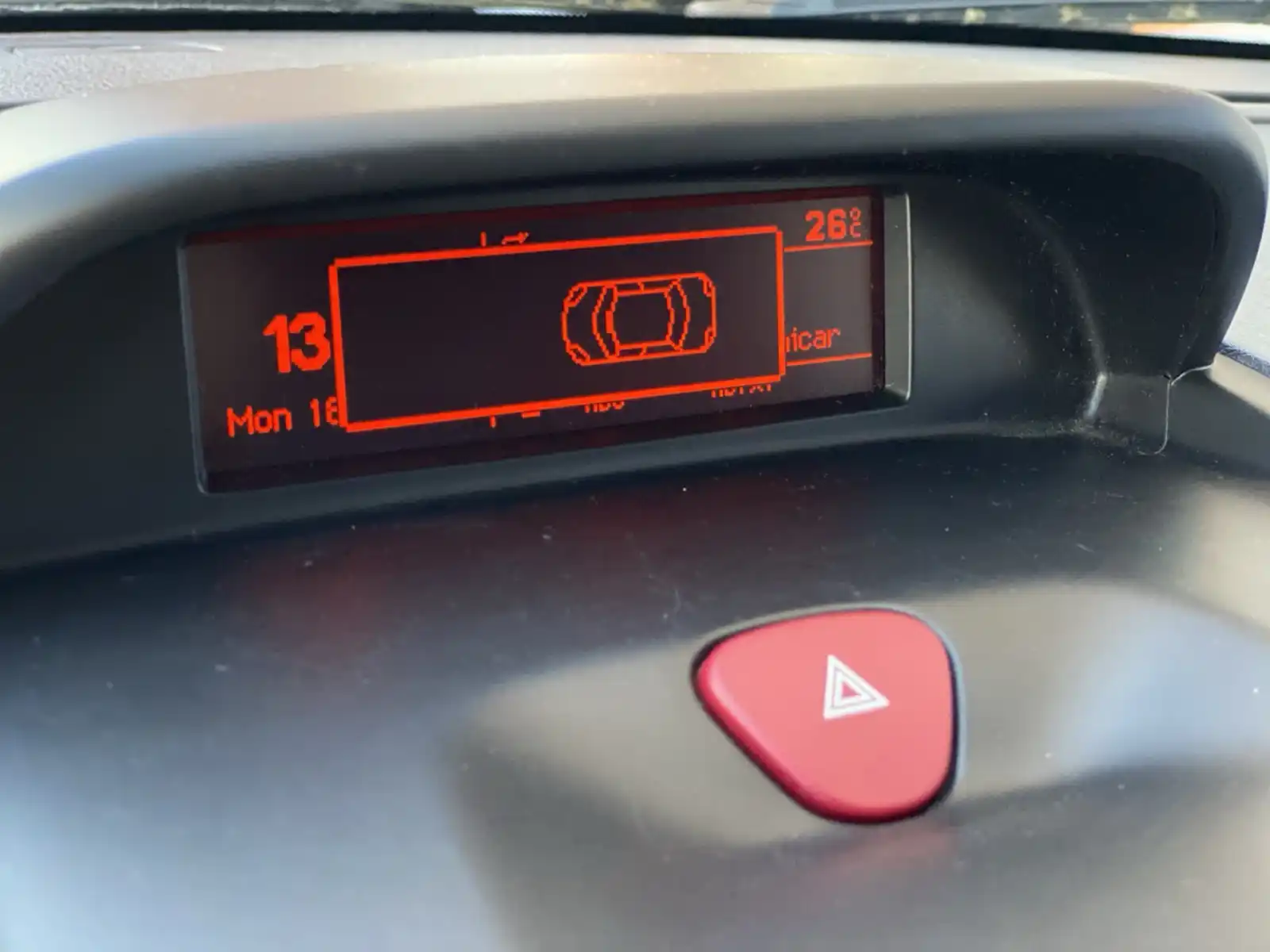 peugeot-expert-maxi-20hdi-2015g-3-sjedista-webasto-park-senzori