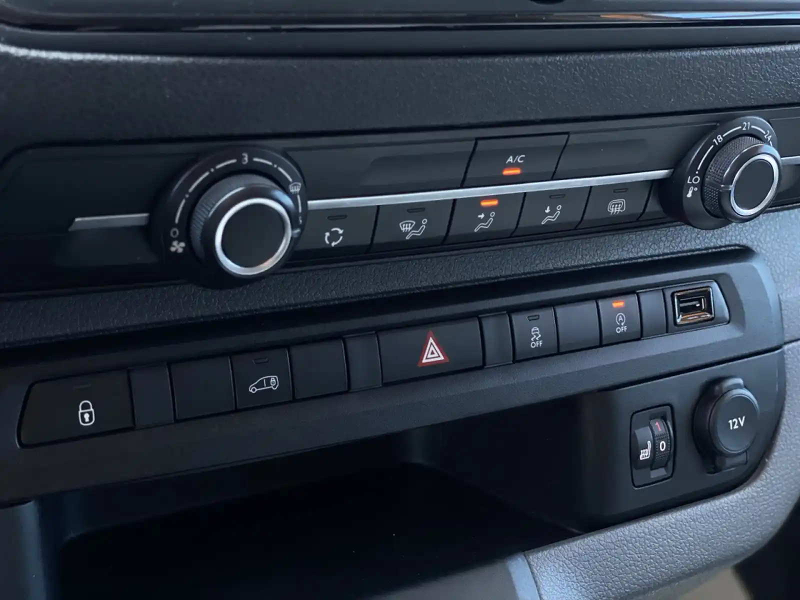 peugeot-expert-maxi-20-bluehdi-3-sjedista-2019g-klima-kedi-cadi