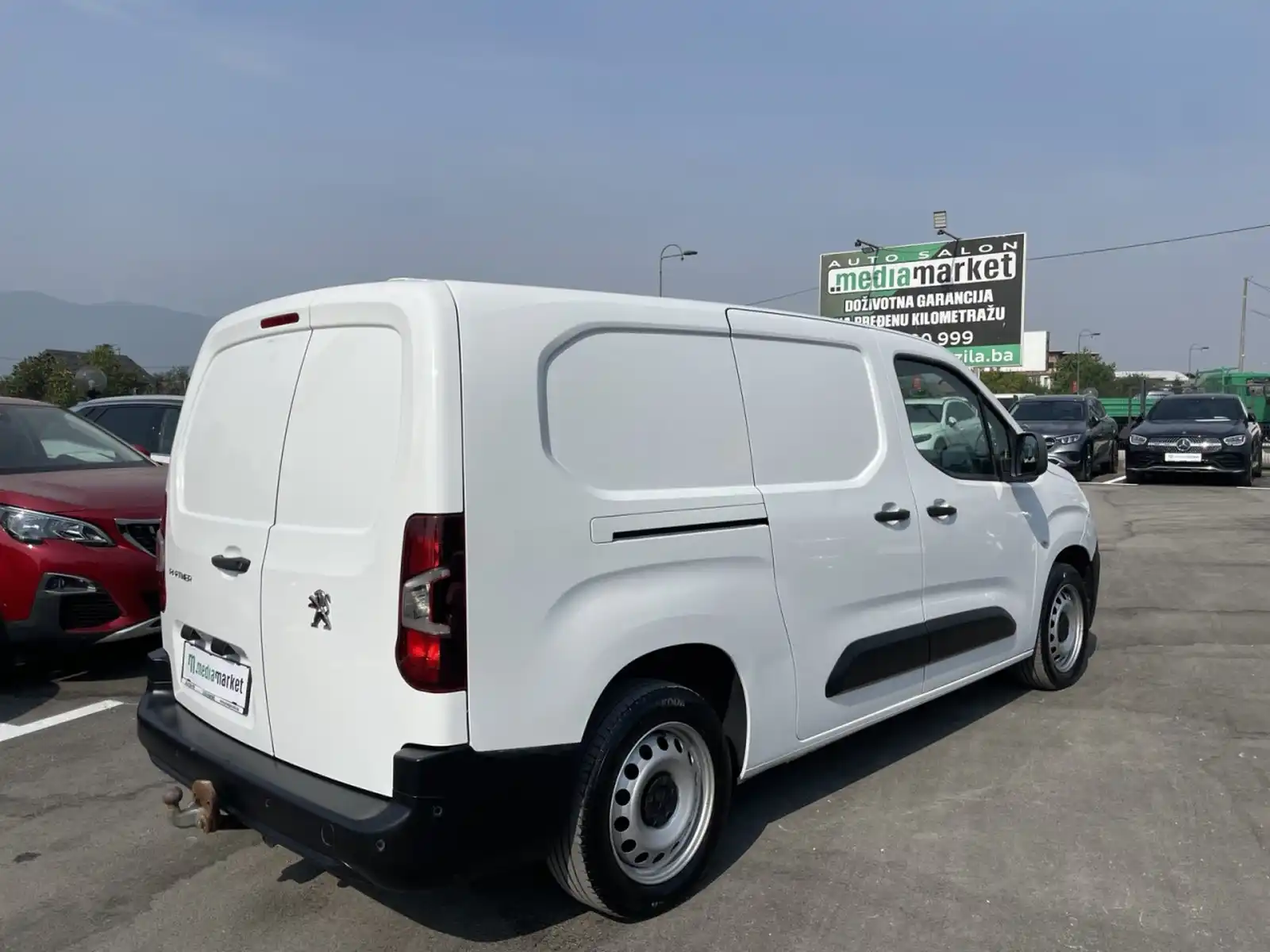 peugeot-partner-maxi-1-5bluehdi-3-sjedista-89-480km-navigacija