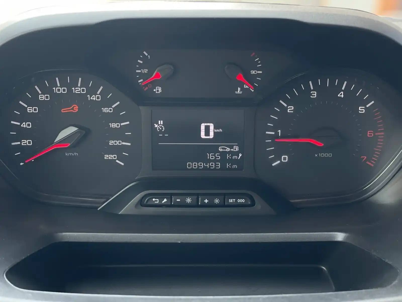peugeot-partner-maxi-1-5bluehdi-3-sjedista-89-480km-navigacija
