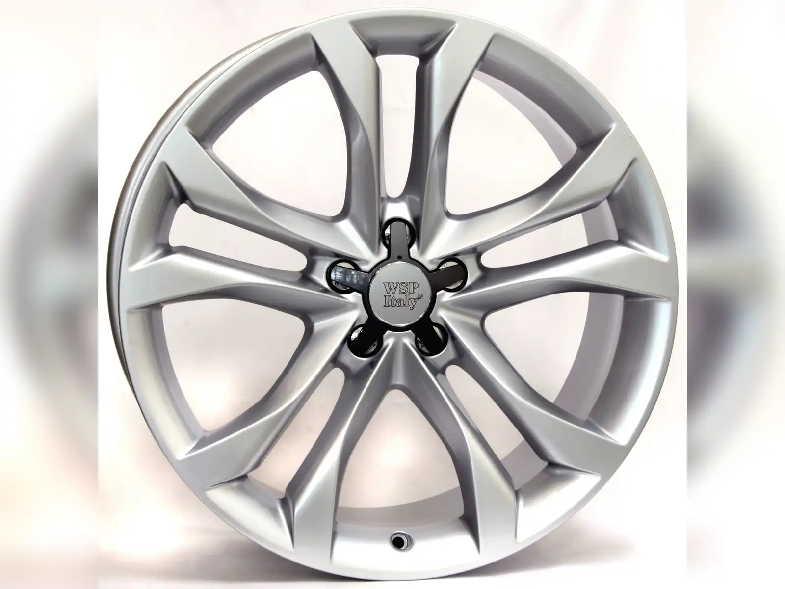 w563-seattle-75x17-5x112-et28-666-silver