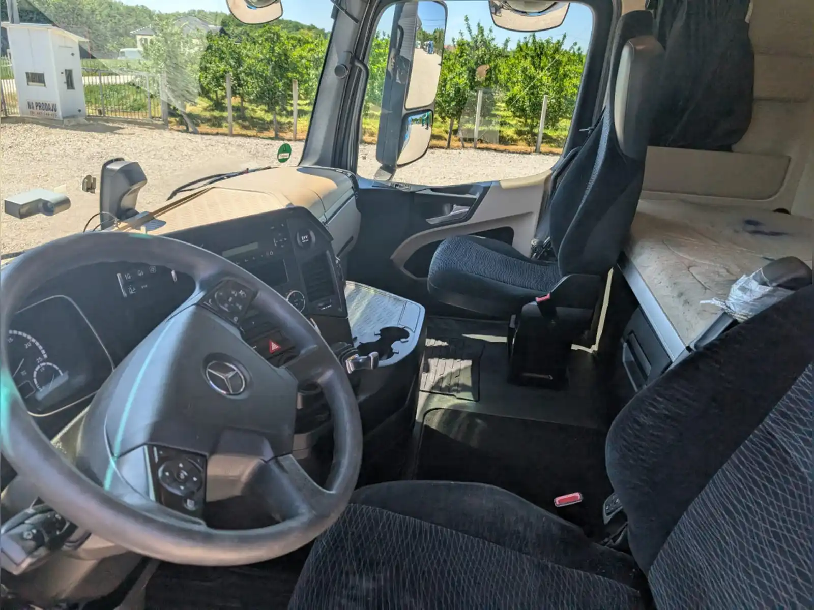 kamion-mercedes-actros1842-bigspace