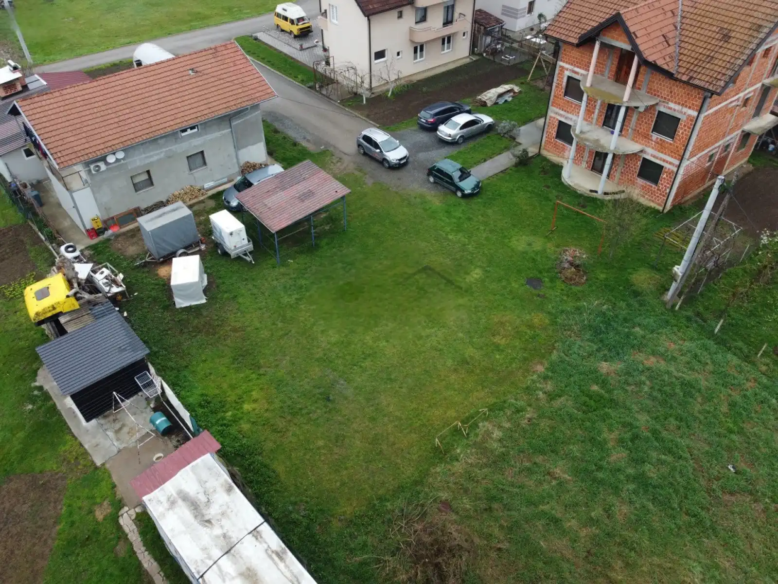 zemljiste-500-m2-trn