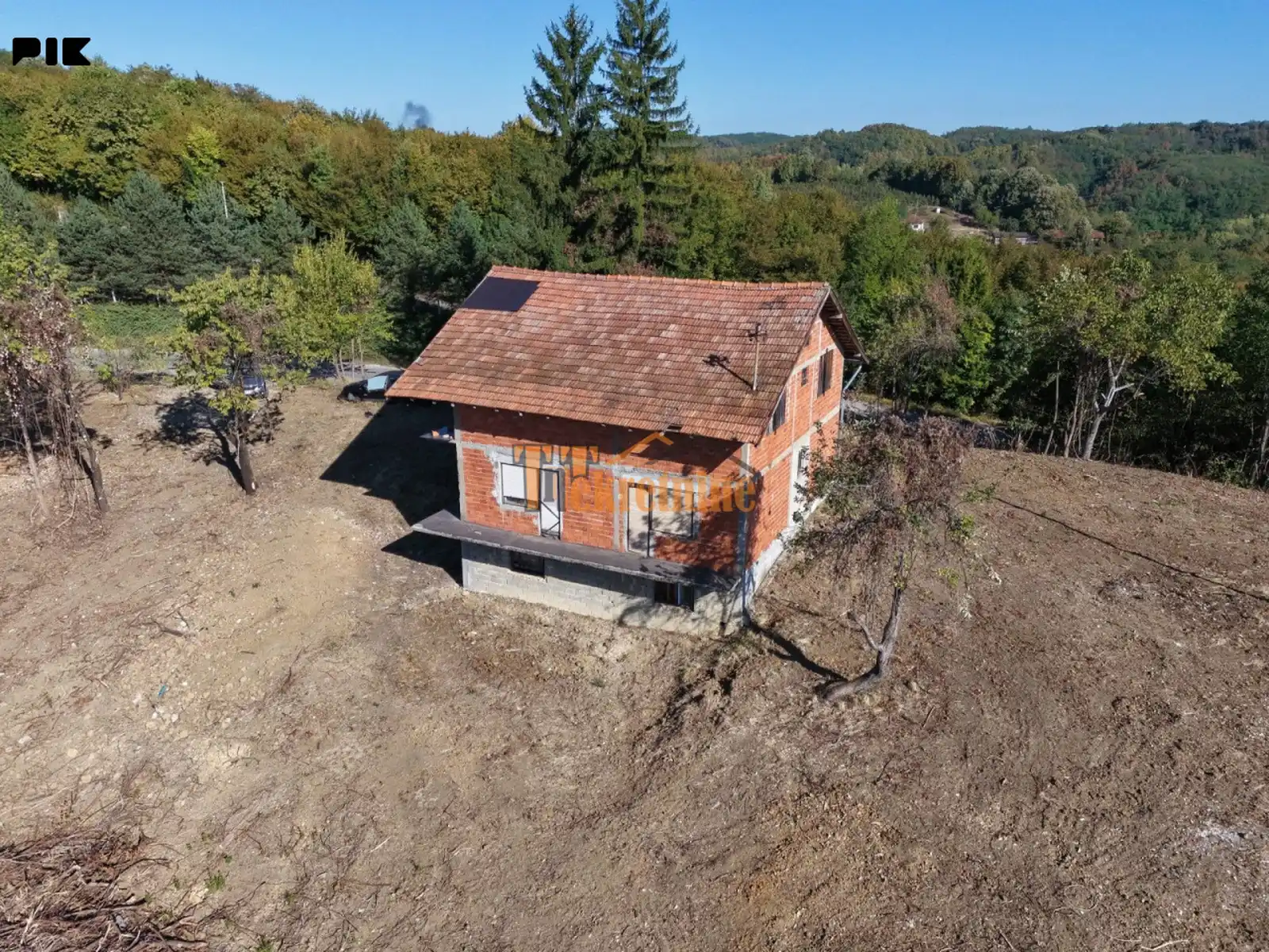 kuca-u-izgradnji-sa-33-461m2-zemljista-motike