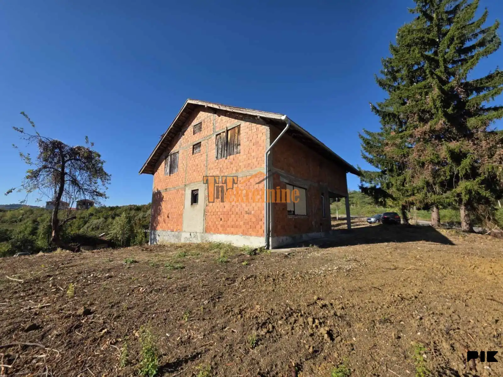 kuca-u-izgradnji-sa-33-461m2-zemljista-motike