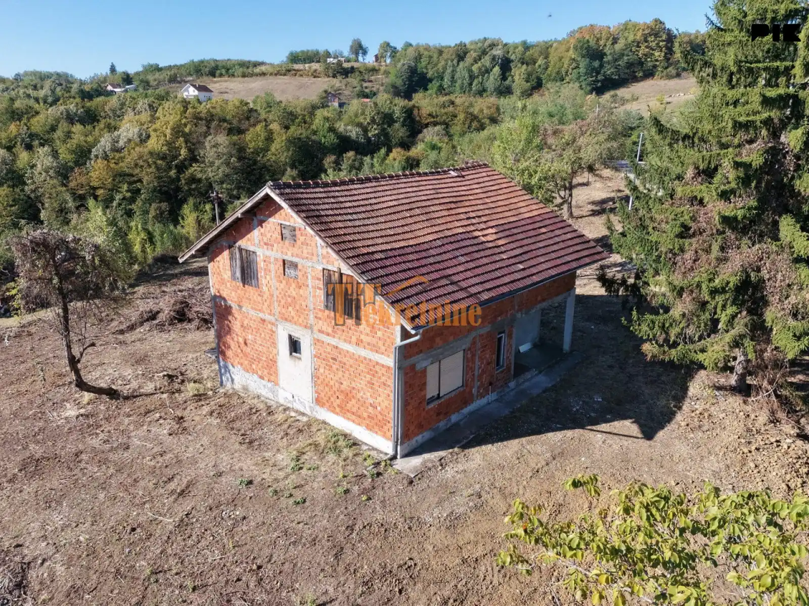 kuca-u-izgradnji-sa-33-461m2-zemljista-motike
