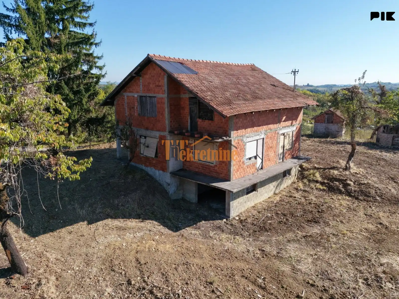 kuca-u-izgradnji-sa-33-461m2-zemljista-motike